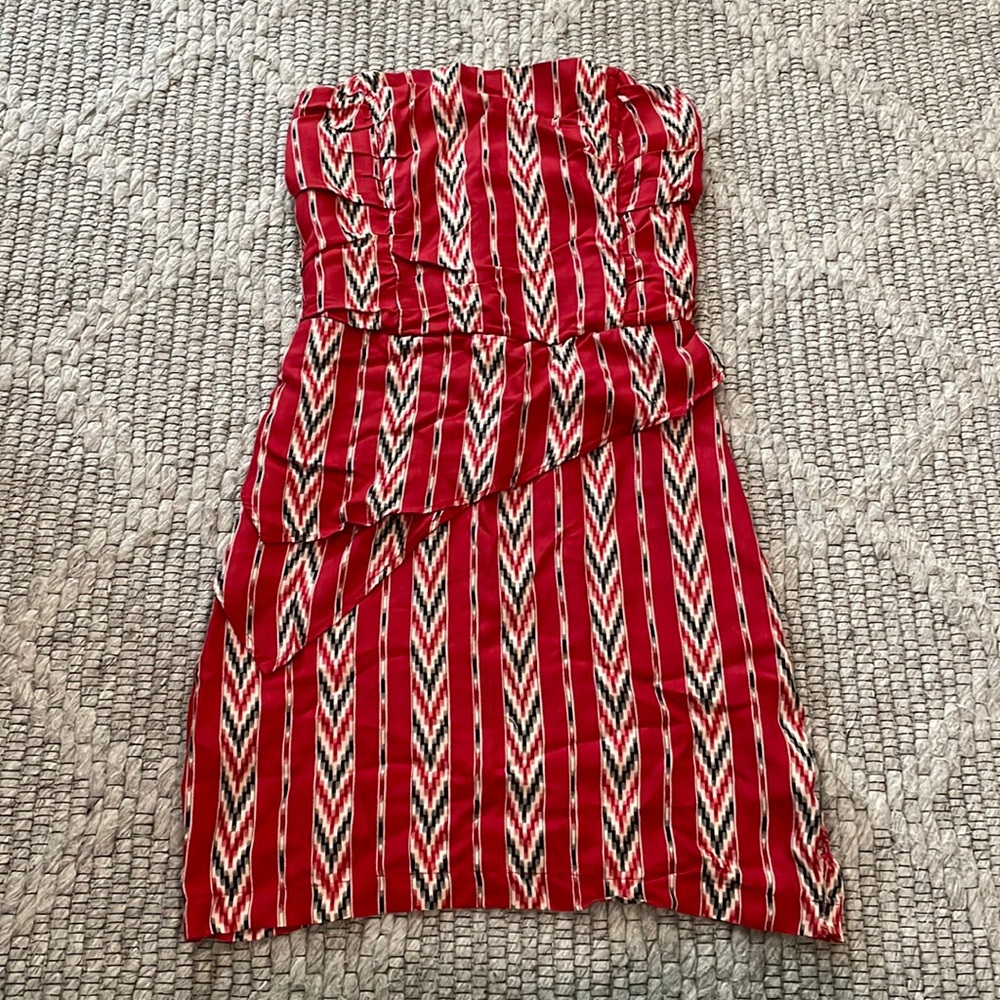MYNE Red print strapless dress no size tag- likely XS or 0. Small tear on bottom